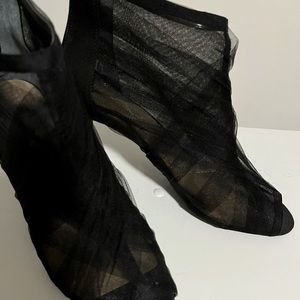 Cute black meshy bootie!